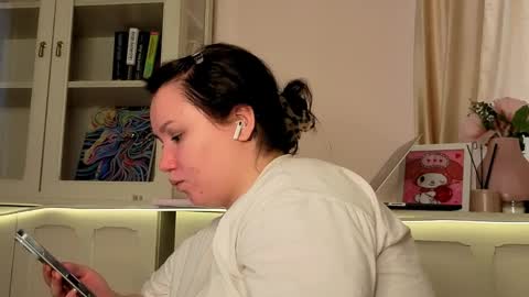 Alisia online show from March 28, 8:27 am