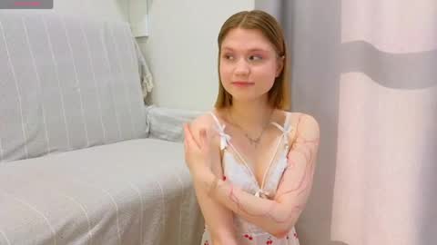 Alisia online show from May 13, 2:05 pm