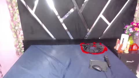 Alison Meiker online show from February 17, 4:50 pm