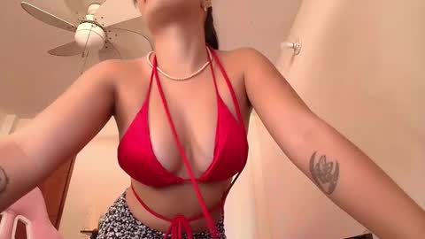 Snapshot of alissa_grey2 chatting on October 22, 11:01 am Alissa online show from October 22, 11:01 am