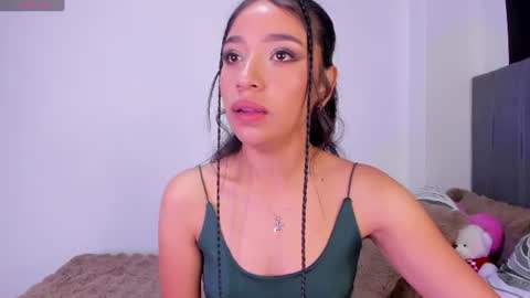 Mara  Isabel online show from July 28, 7:15 pm