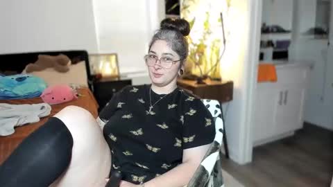 alix_valentine online show from December 3, 9:15 pm