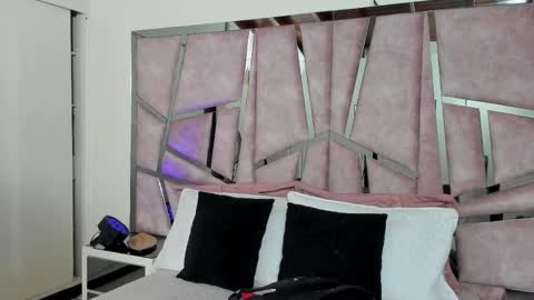 alix online show from October 3, 8:28 pm