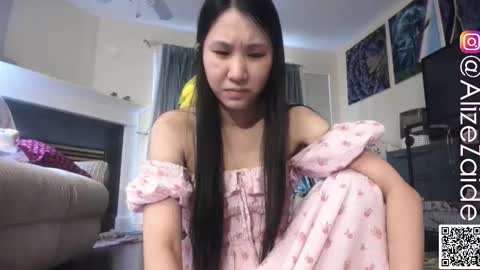 Alize Zaide online show from November 12, 9:39 pm