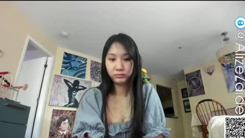 Alize Zaide online show from May 12, 8:29 pm