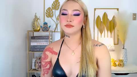 Your Lovely Allena online show from December 18, 3:22 pm