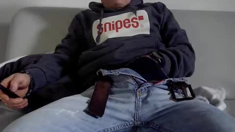 alles594462 online show from January 5, 1:36 pm