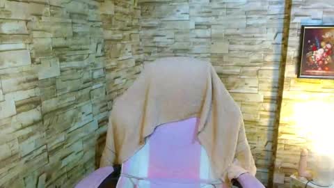 Lavinia  online show from March 9, 1:32 am