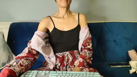 wishlist on bio online show from October 20, 4:28 am