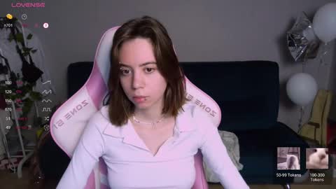 Snapshot of allie_hazie chatting on March 11, 11:47 pm alice online show from March 11, 11:47 pm