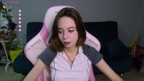 Snapshot of allie_hazie chatting on January 13, 11:06 pm alice online show from January 13, 11:06 pm