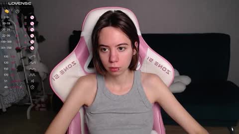 Snapshot of allie_hazie chatting on October 21, 12:27 am alice online show from October 21, 12:27 am