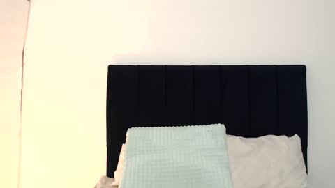 allieemod online show from December 28, 5:12 am