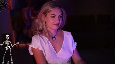 Allie online show from October 22, 4:48 am