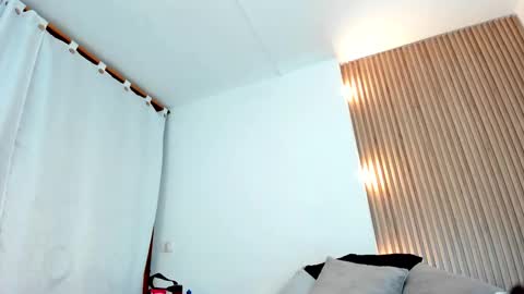 Snapshot of allison_fosther chatting on October 1, 3:05 am allison_fosther online show from October 1, 3:05 am