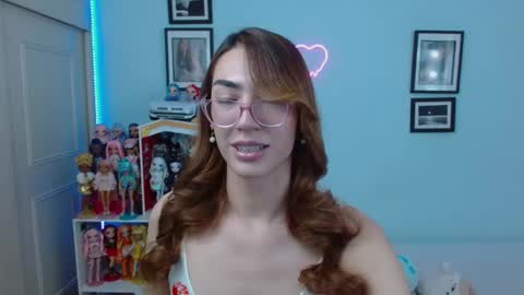   online show from March 8, 10:02 pm