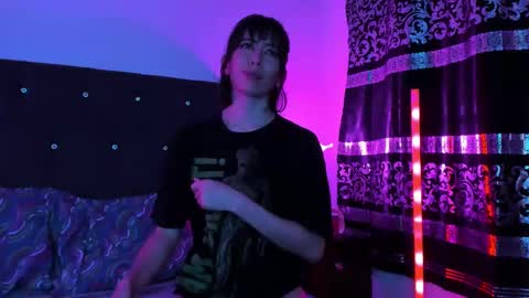 Snapshot of allisson_rose chatting on March 11, 6:19 am Alli online show from March 11, 6:19 am