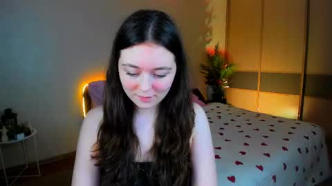 alluringeyess online show from June 11, 5:55 pm