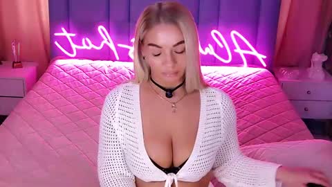 AlwaysHot online show from April 15, 2:37 am