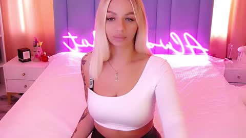 AlwaysHot online show from February 17, 6:31 am