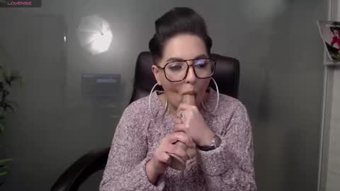         online show from February 23, 9:16 pm