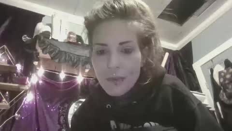 allymoon1369 online show from February 14, 11:35 am