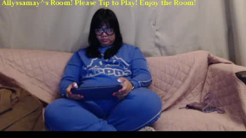 Allyssamay online show from April 15, 3:32 am