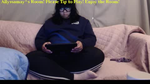 Allyssamay online show from November 3, 4:13 am