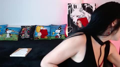 alma_art_ online show from October 6, 9:43 pm