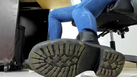 ALMA FENIX  online show from March 5, 1:20 pm