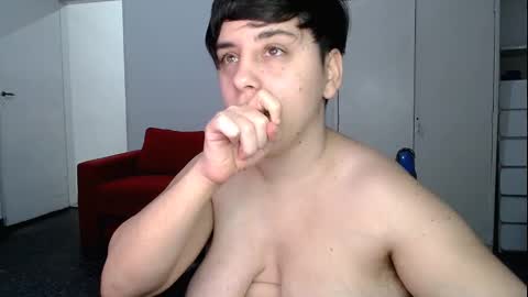 Snapshot of almondonwheels chatting on January 8, 11:30 pm Almond online show from January 8, 11:30 pm