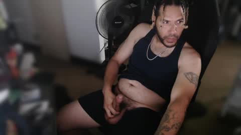 simplyfaded online show from January 1, 2:20 pm