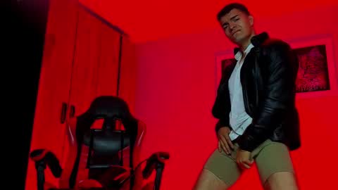 alpha_dominus_ online show from September 13, 4:04 am