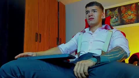 alpha_dominus_ online show from September 20, 4:15 am