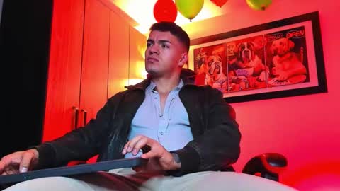 alpha_dominus_ online show from December 5, 4:01 am