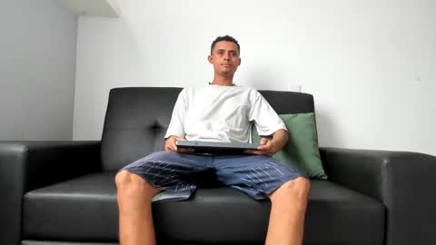 Snapshot of alpha_smit chatting on February 19, 12:55 pm alpha smit online show from February 19, 12:55 pm