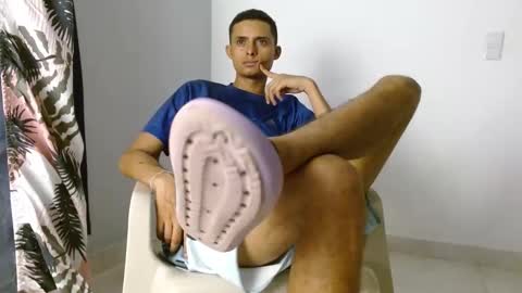 Snapshot of alpha_smit chatting on February 9, 11:25 pm alpha smit online show from February 9, 11:25 pm