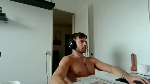 alphah_hunk online show from April 13, 11:47 am