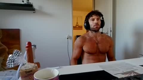 alphah_hunk online show from May 17, 5:55 pm