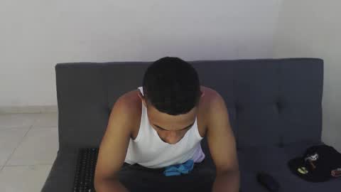 alphas_latins online show from June 8, 10:54 pm