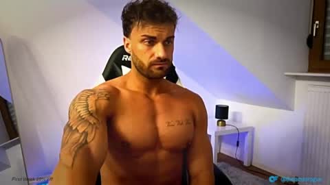 alphastud25 online show from May 12, 12:36 pm