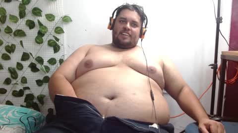 Snapshot of altairstudiosboy chatting on February 6, 1:27 am Jhosep online show from February 6, 1:27 am