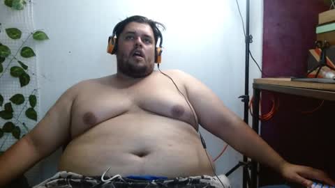 Snapshot of altairstudiosboy chatting on February 2, 12:51 am Jhosep online show from February 2, 12:51 am