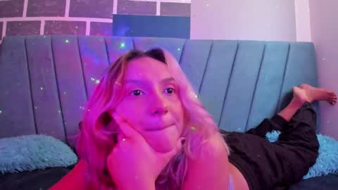 Snapshot of alterego1__ chatting on September 9, 1:33 pm Alter  online show from September 9, 1:33 pm