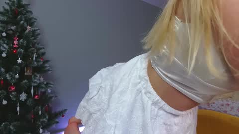 Snapshot of aluntick chatting on December 28, 5:03 pm Amelia NEXT STREAM  online show from December 28, 5:03 pm