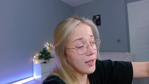 Snapshot of aluntick chatting on December 18, 5:31 pm Amelia NEXT STREAM  online show from December 18, 5:31 pm