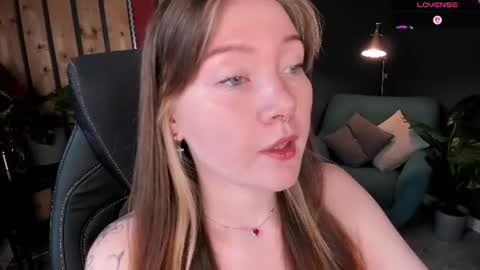 Lilu online show from July 28, 5:49 am
