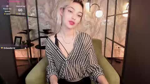 Alysia online show from November 8, 2:20 pm