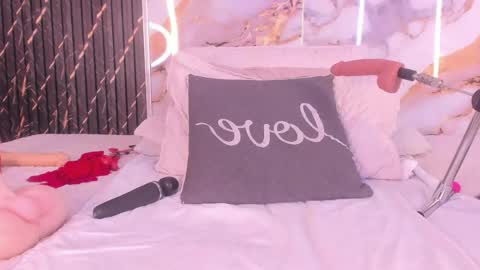 alyson__a online show from May 22, 5:09 pm