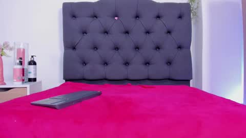 Snapshot of alyssa_joness chatting on February 28, 6:54 am alyssa_joness online show from February 28, 6:54 am